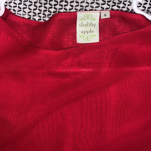 Red dress - Picture 3 of 3